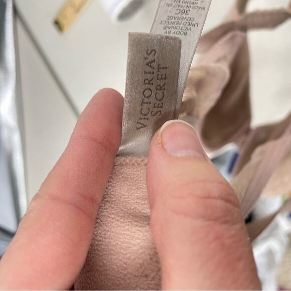 Victoria Secret Nude Lace Push Up Bra 36C - Picture 6 of 8